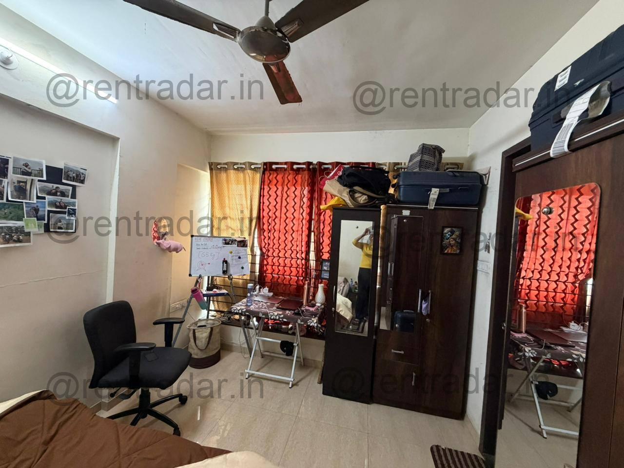 Room Available at Hinjewadi (royal Entrada Society)