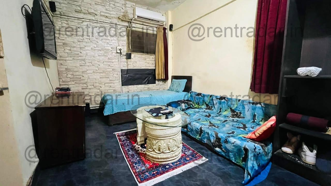 Room in 2bhk at Lokhandwala Market