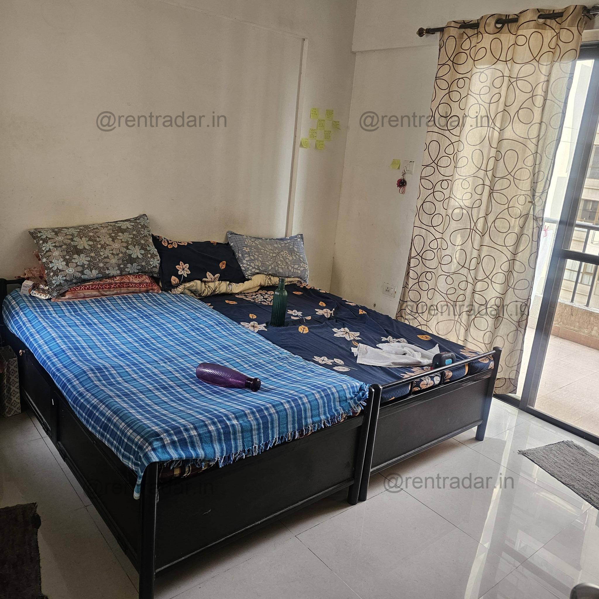 Private Room in 2bhk at Magarpatta City