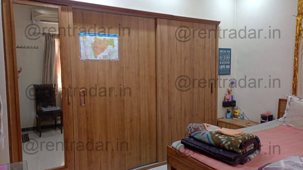 Room in 3 Bhk at Sadashiv Peth