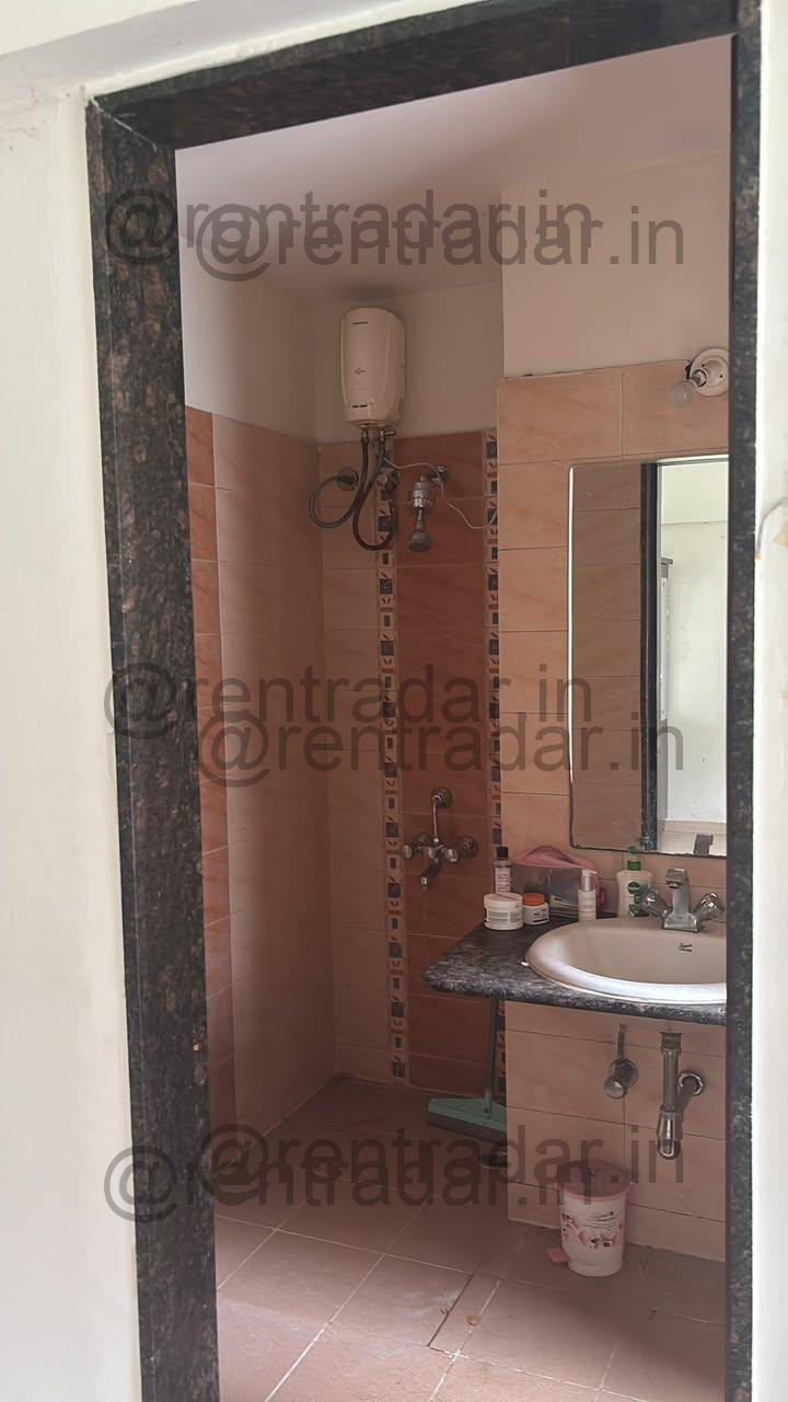Private Room in 3bhk at Kharadi (gera Emerald City South)