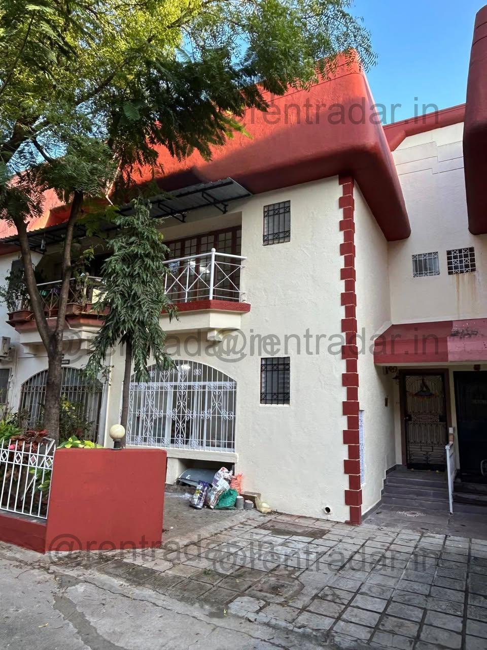 Room in 3bhk at Viman Nagar