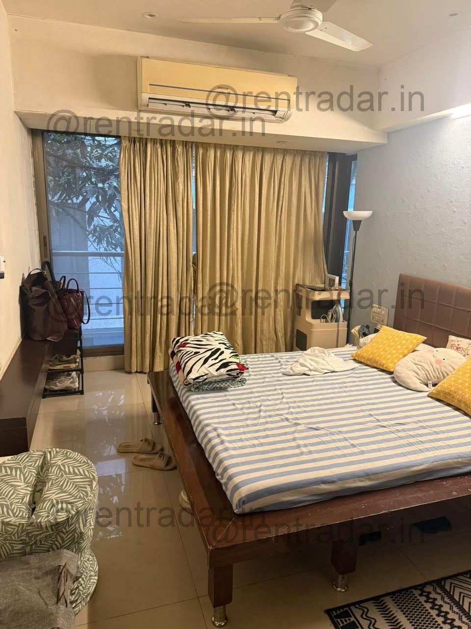 Room in 3bhk at Khar West