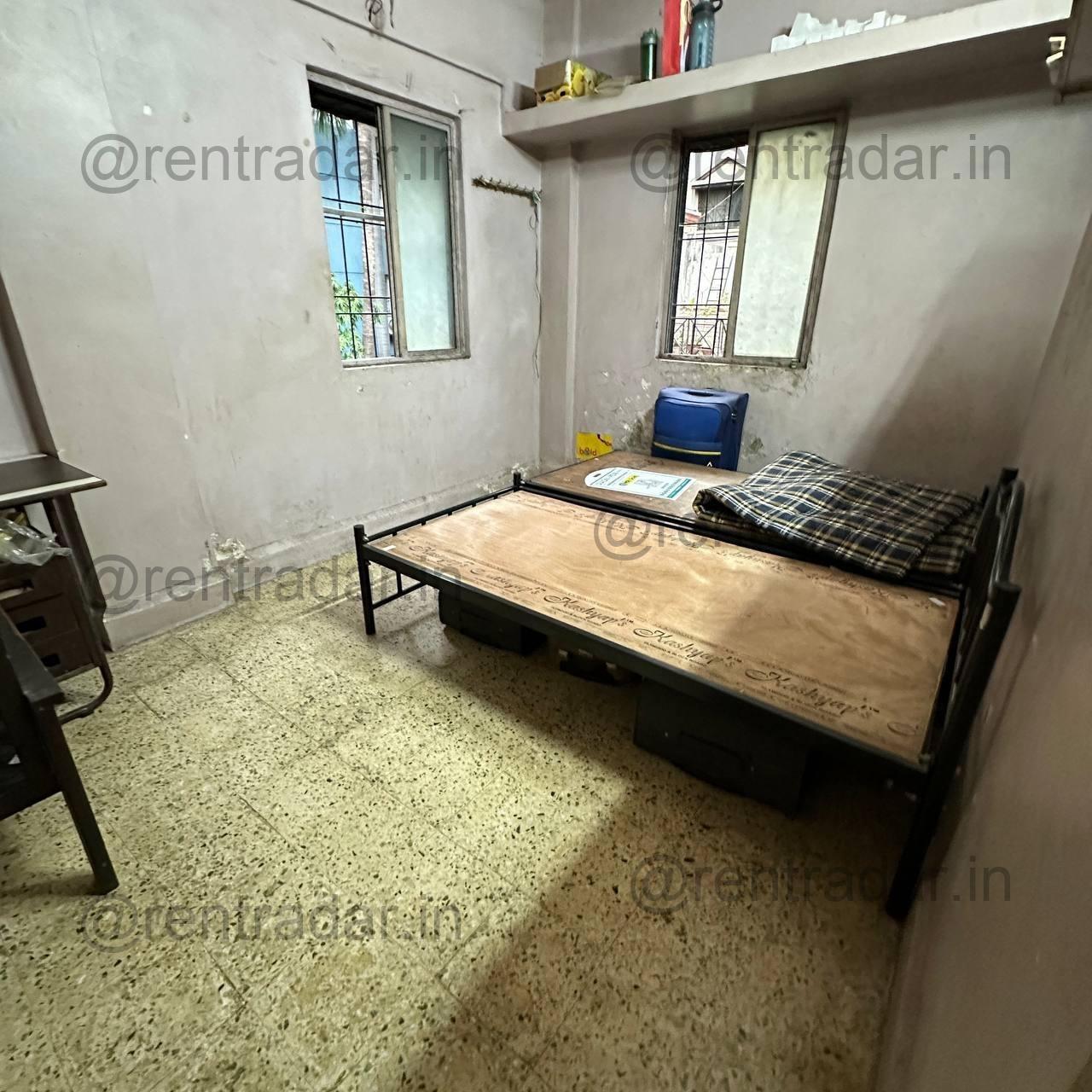 Room in 3bhk at Nalstop