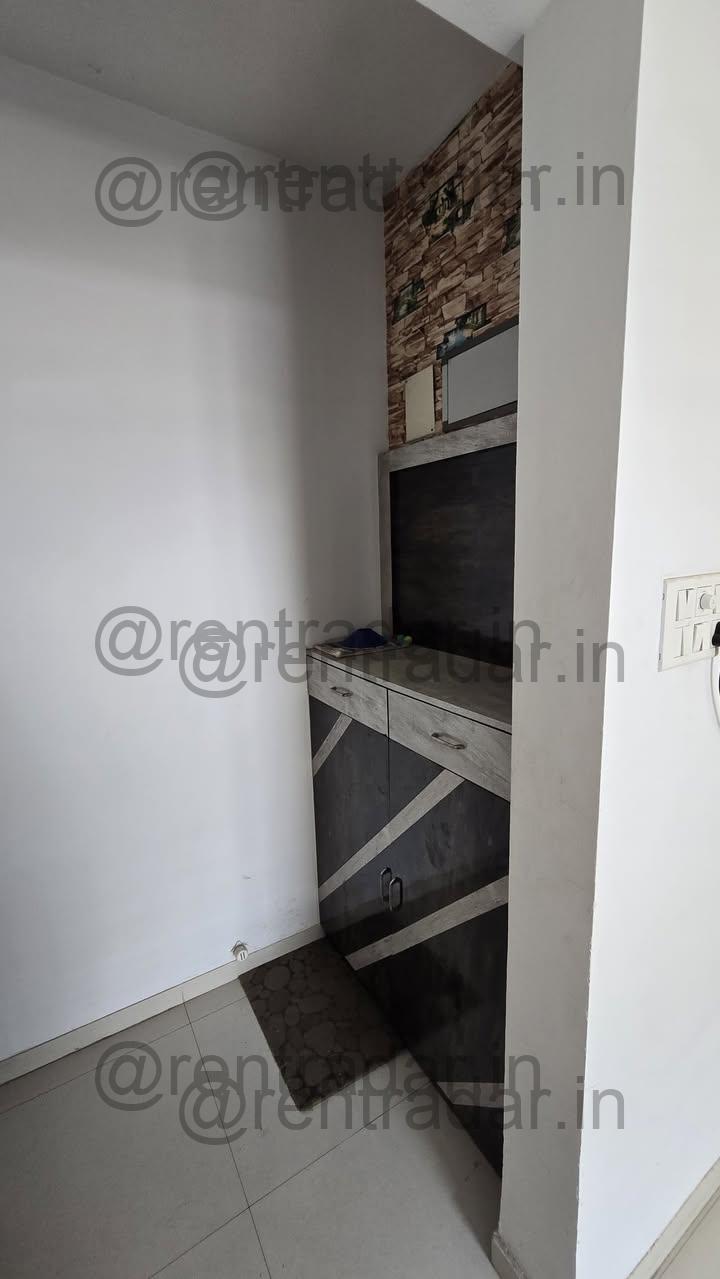 Room in 2bhk at Wakad (la Melosa Society)