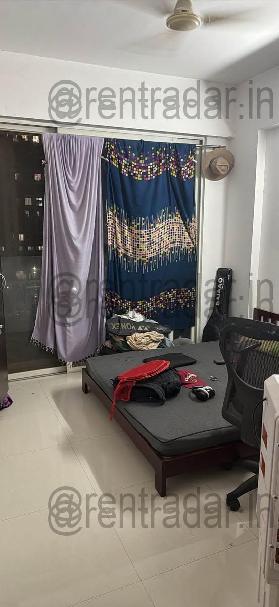 Private Room in 3bhk at Kharadi (sakhare Guardian Eastern Meadows)