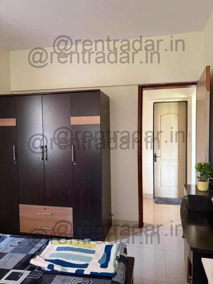 Room in 2bhk at Magarpatta (sylvania Apartment)