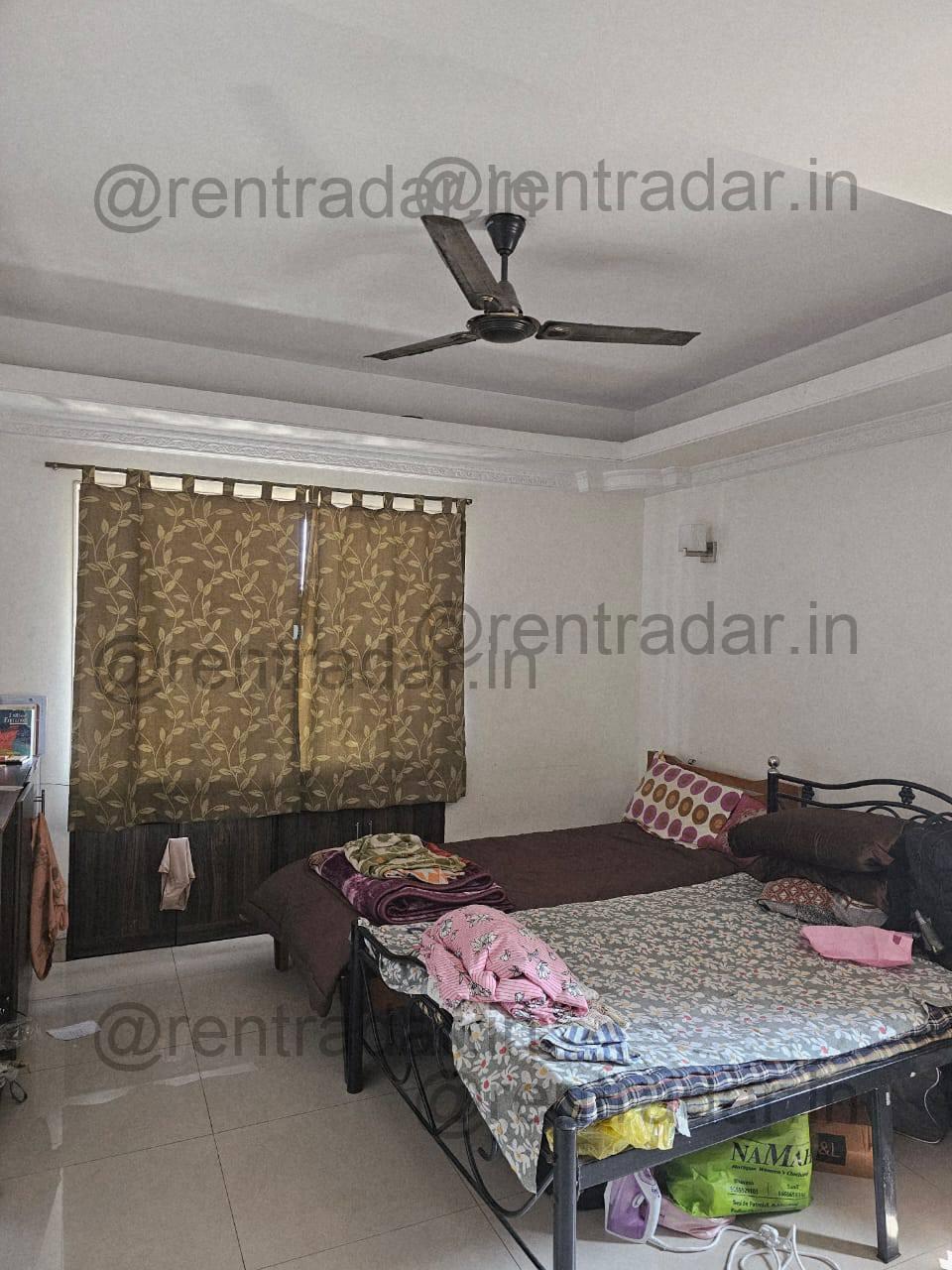 Room in 3bhk at Kalyani Nagar (fortaleza Society)