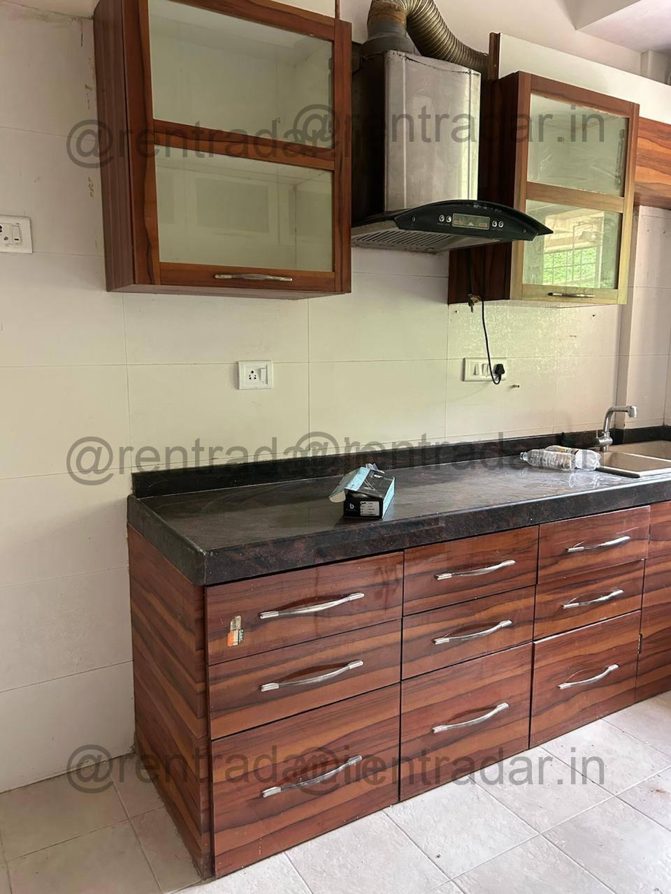 Room in 2.bhk at Raheja Vihar (goldenrays)