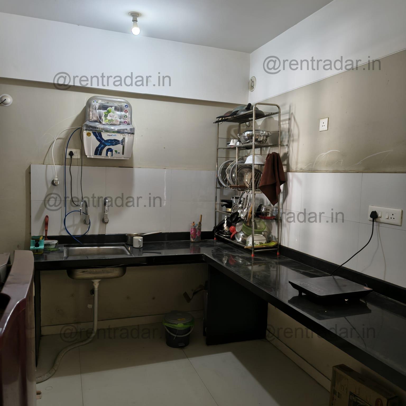 Private Room in 3bhk at Wakad (kohinoor Courtyard One)