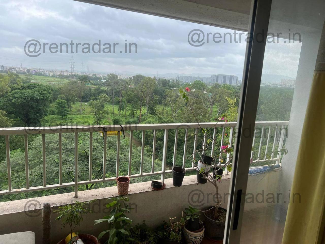 Private Room in 3.5 Bhk at Amanora (victory Tower)