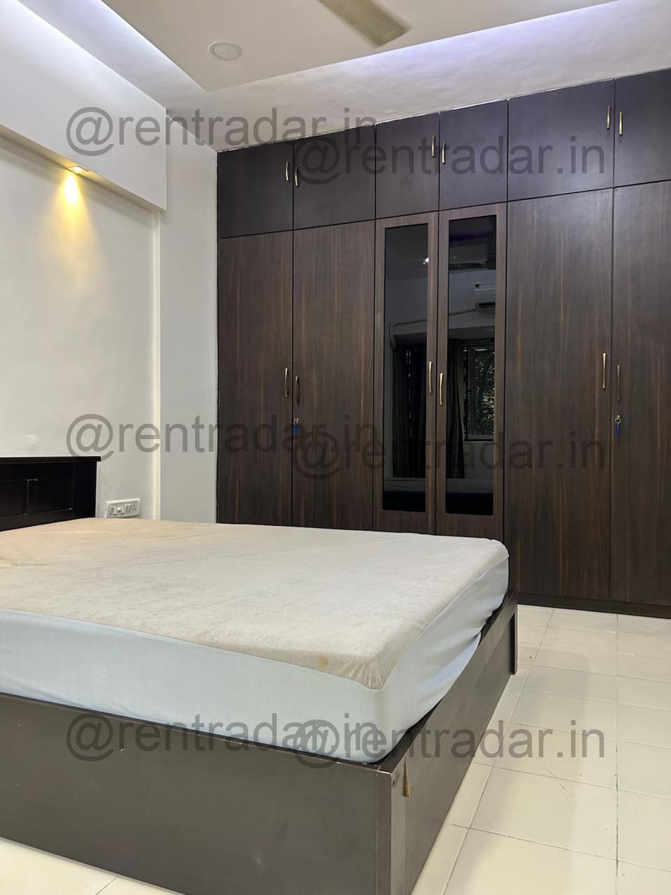 Room in 2.bhk at Raheja Vihar (goldenrays)