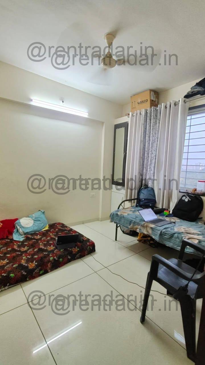 Room in 2bhk at Magarpatta City (laxmi Kunj)