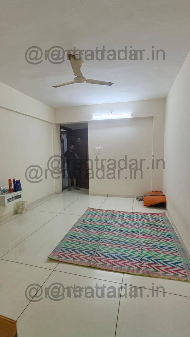 Room in 2bhk at Magarpatta City (laxmi Kunj)