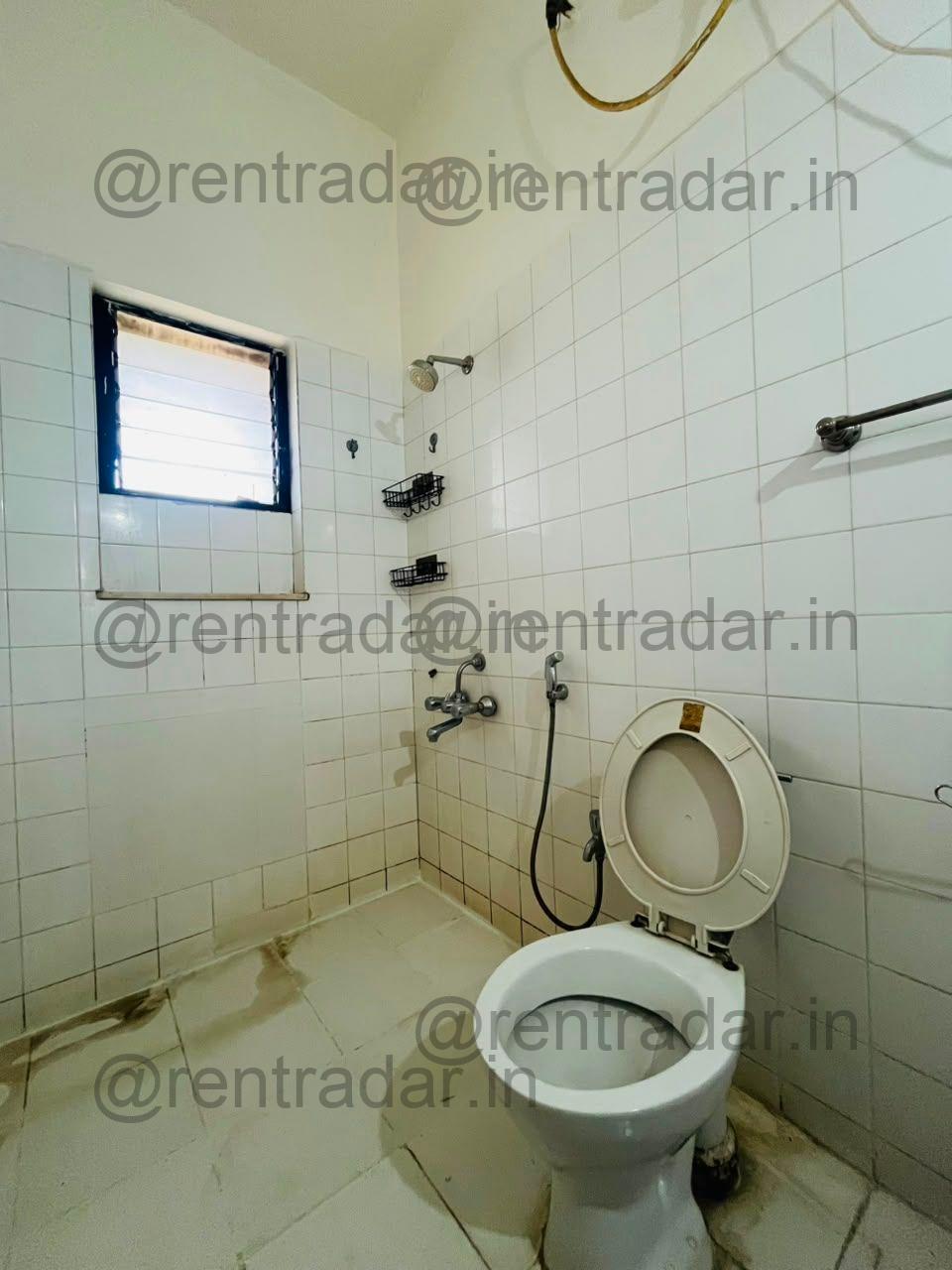 Room in 2.5 Bhk at Viman Nagar