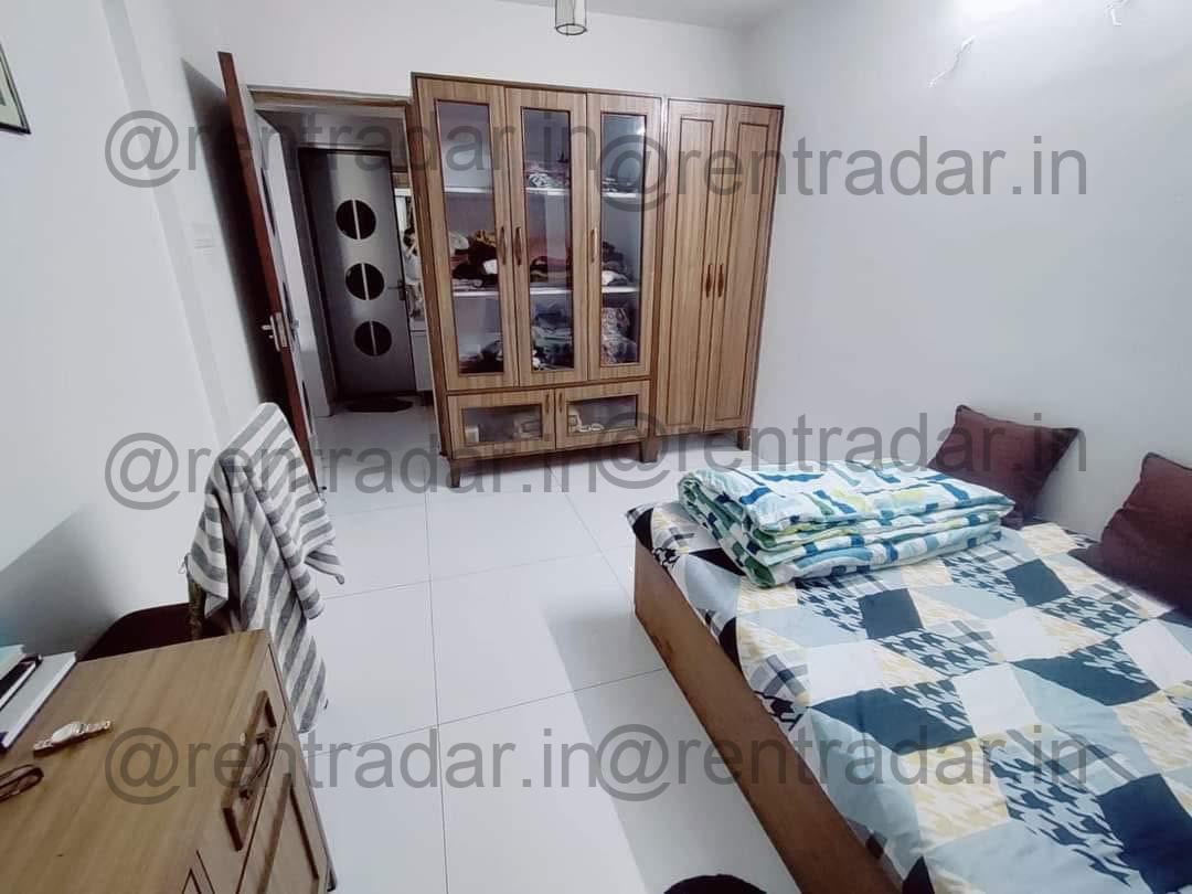 Private Room in 3bhk at Magarpatta City (sylvania Apartment)