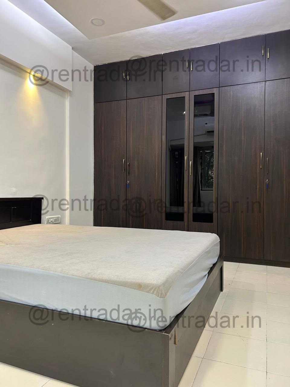 Room in 2.bhk at Raheja Vihar (goldenrays)