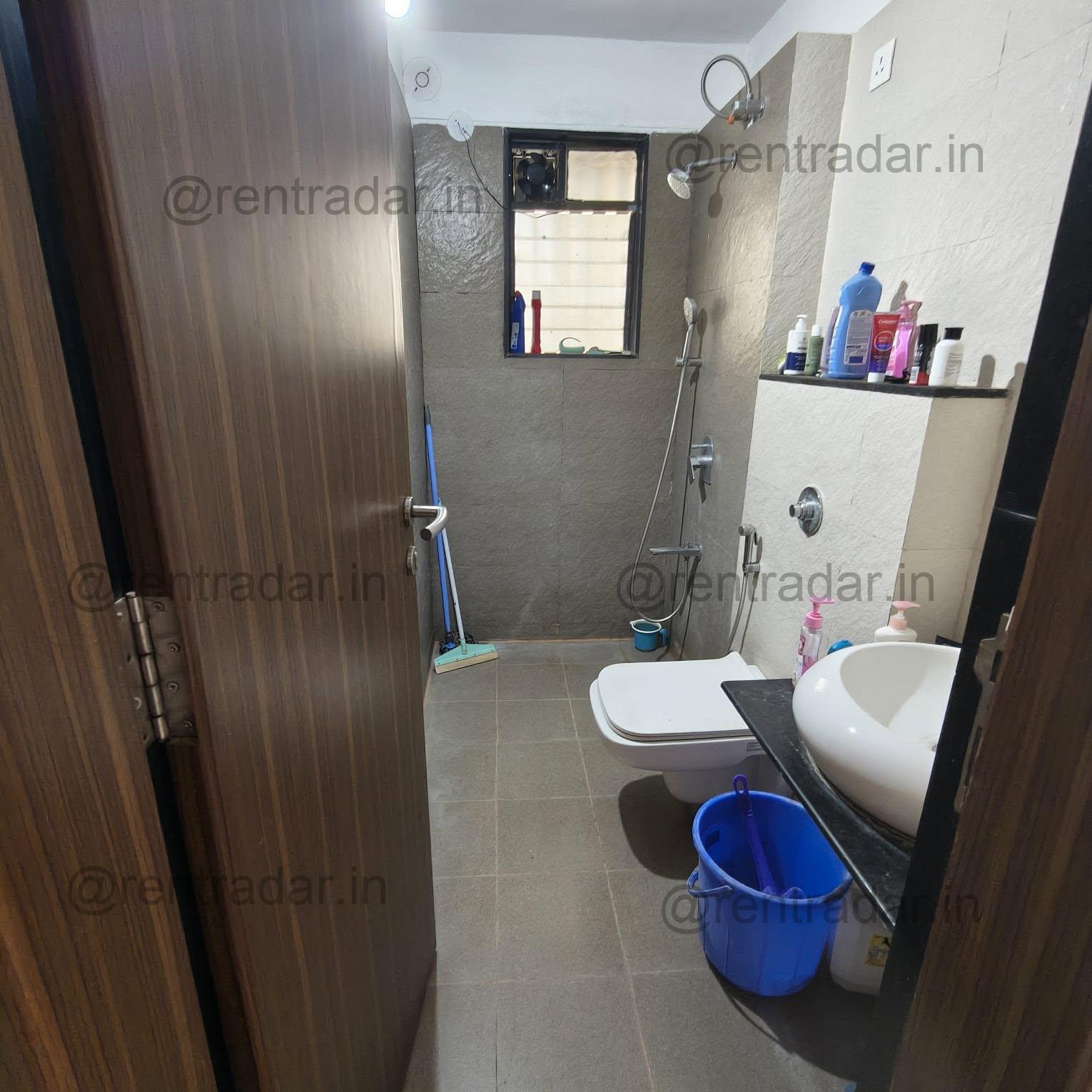 Private Room in 3bhk at Wakad (kohinoor Courtyard One)