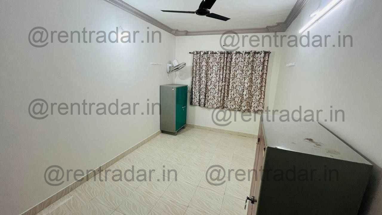 Room in 1 Bhk at Gokhalenagar