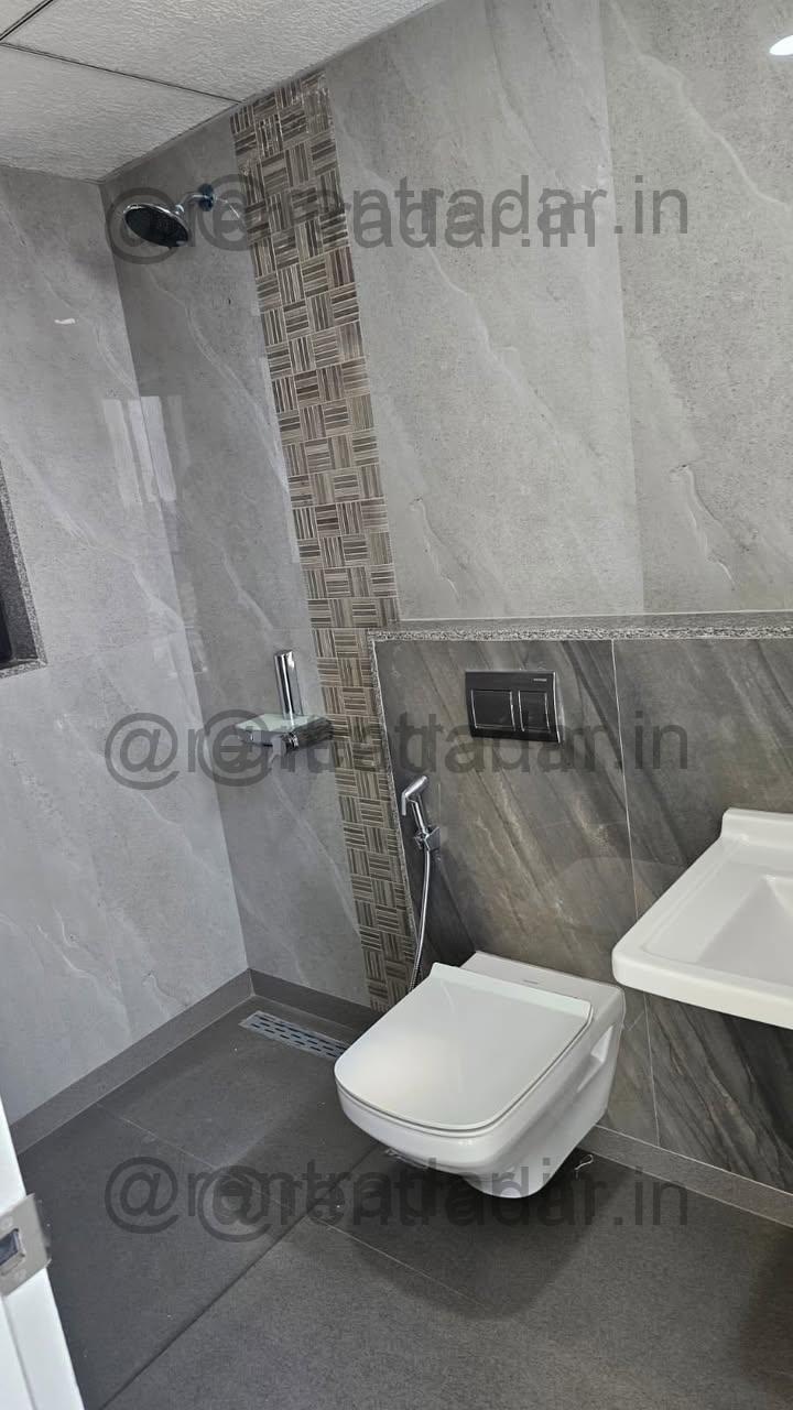 Private Room in 2bhk at Magarpatta (47 East)