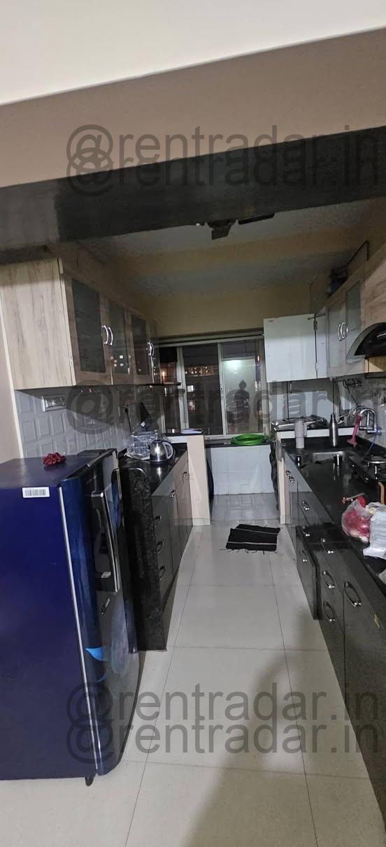 Room Available at Wakad (zinnia Elegans Society)
