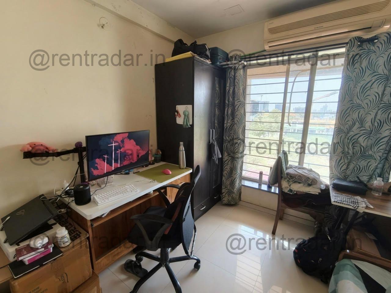 Room in 4bhk at Koregaon Park Annexe (ganga Carnation Society)