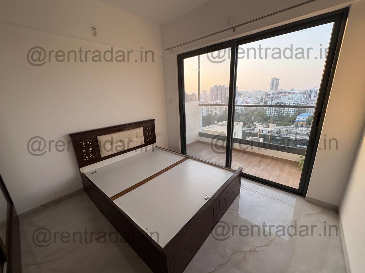 Room in 2bhk at Balewadi (magestic Signature Tower Balewadi High Street)