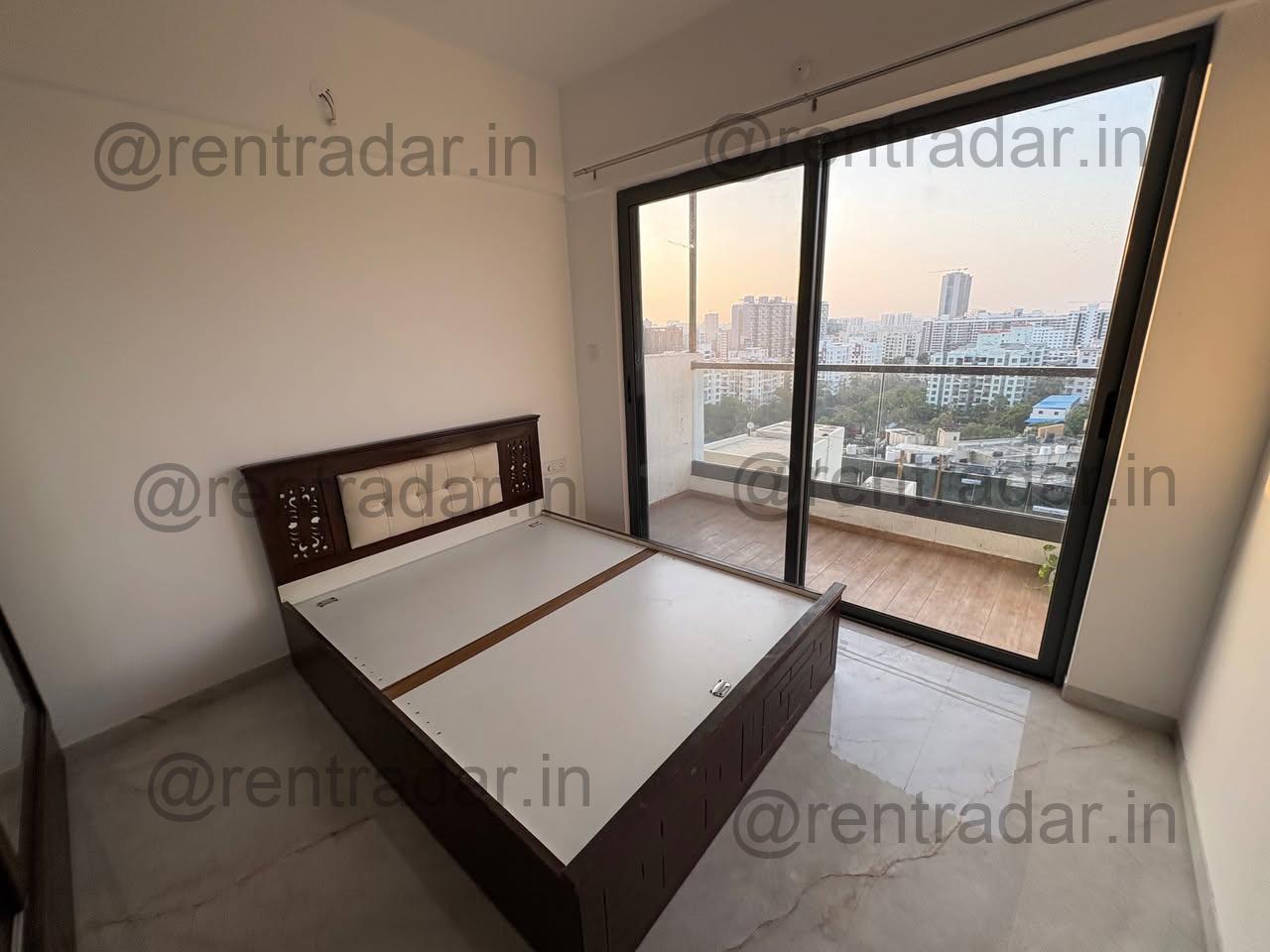 Room in 2bhk at Balewadi (magestic Signature Tower Balewadi High Street)