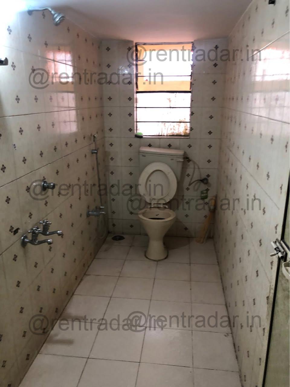 Room Available at Akurdi Railway Station