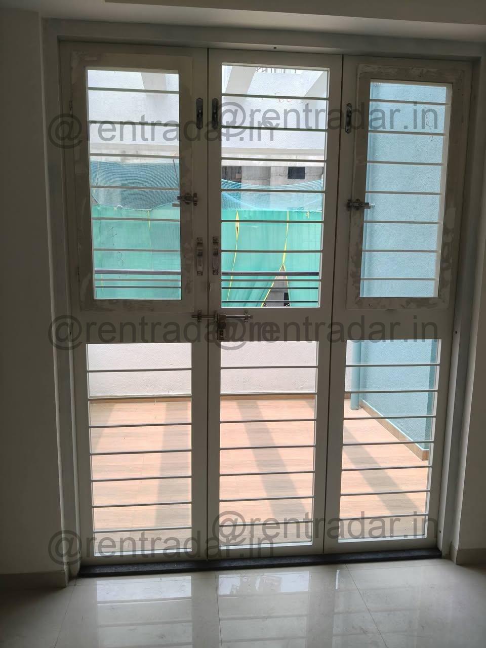 Room in 2bhk at Thergaon (royal Court Society)