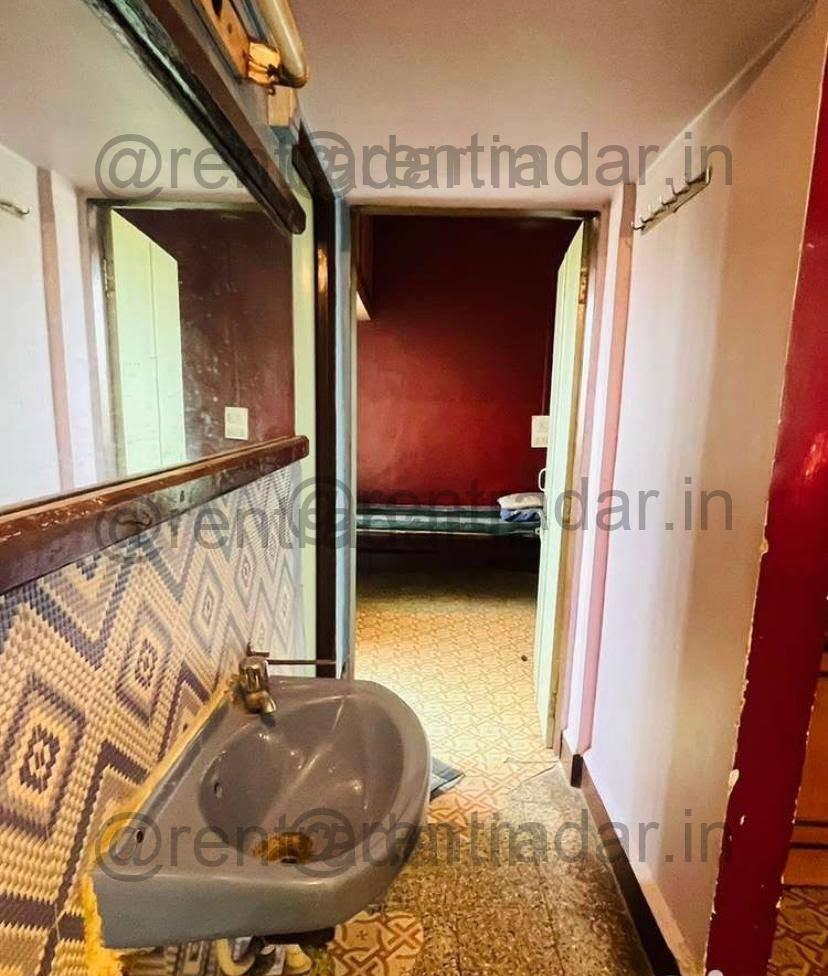 Room in 1 Bhk at Kothrud