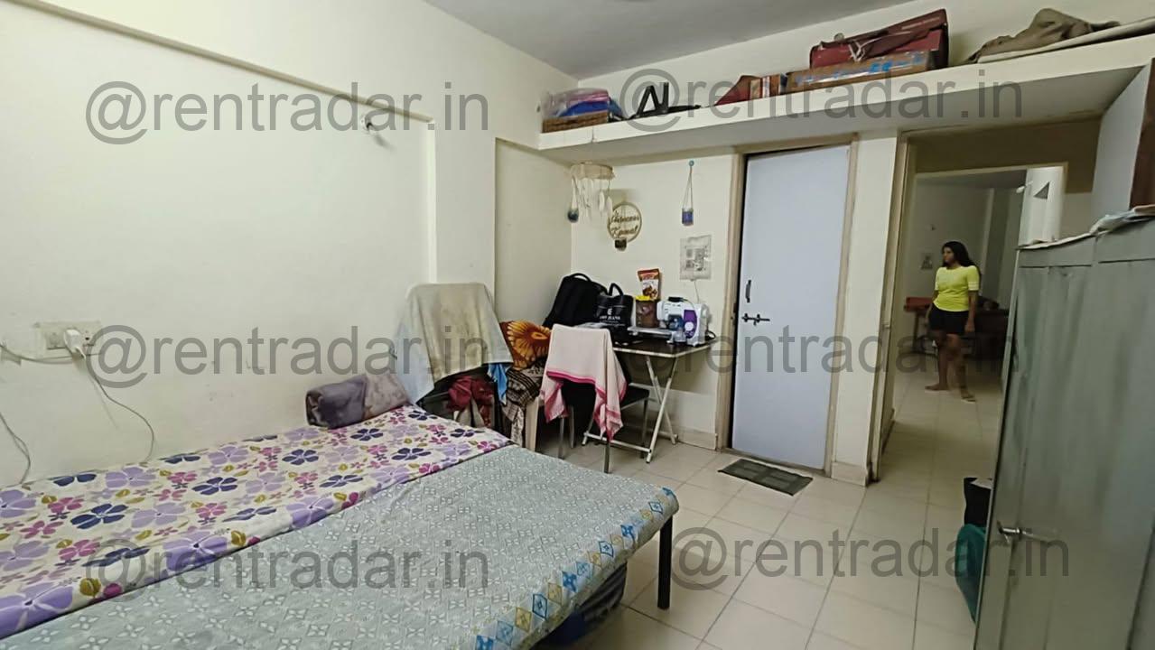 Room Available at Near Vanaz Metro Station