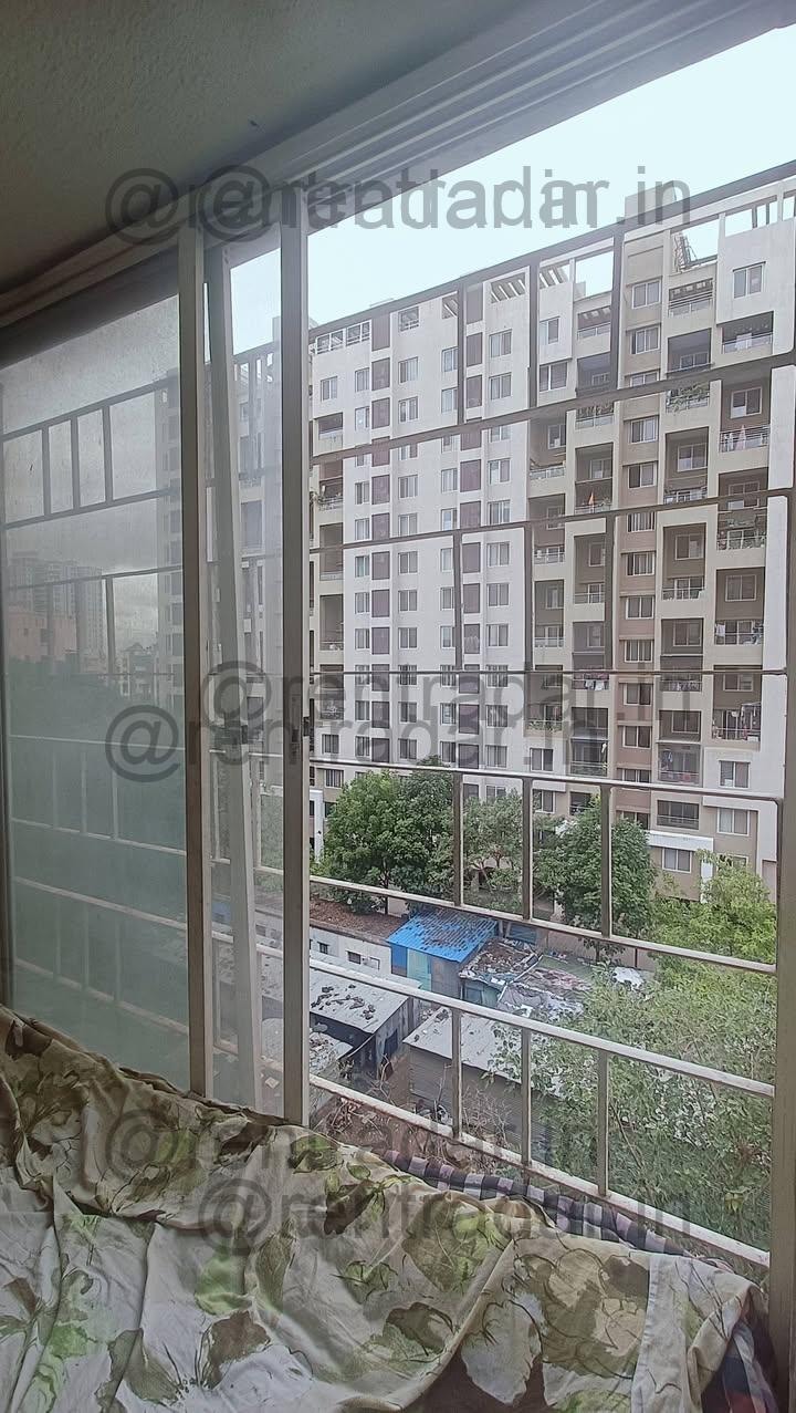 Room in 3 Bhk at Ghorpadi (citadel Empress)