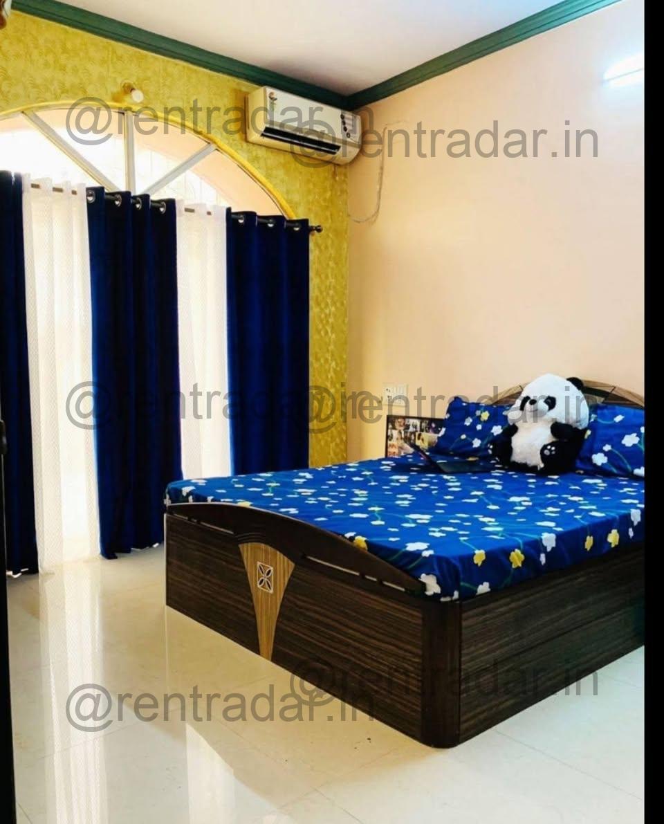 Room in 4 Bhk at Dwarkadeesh Garden Society