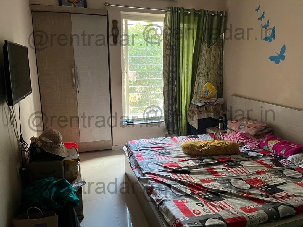 Room in 2 Bhk at Kharadi