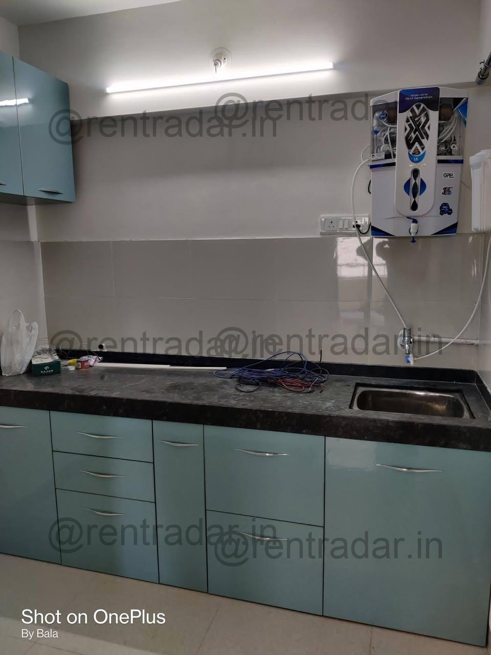 Room Available at Kalyani Nagar (green Oasis Co-operative Society)