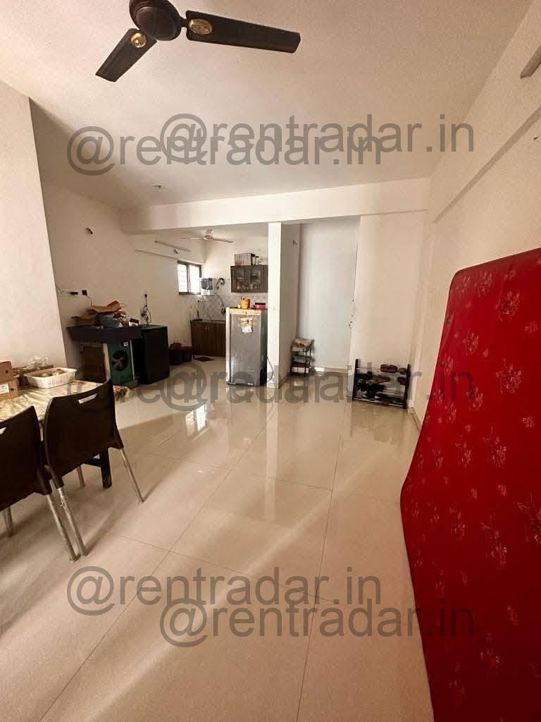 Room in 2bhk at Kharadi (alcon Rethos Society)