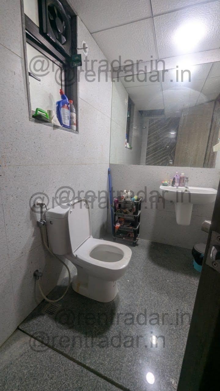 Private Room in 3bhk at Magarpatta (kumar Prospera)