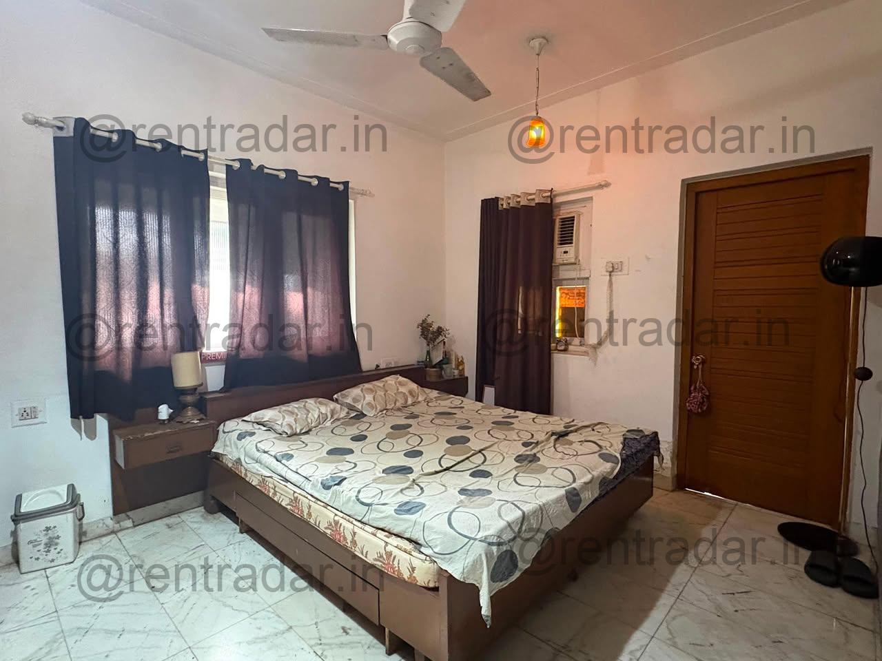 Room in 5bhk at Bund Garden (five Star Apartments)