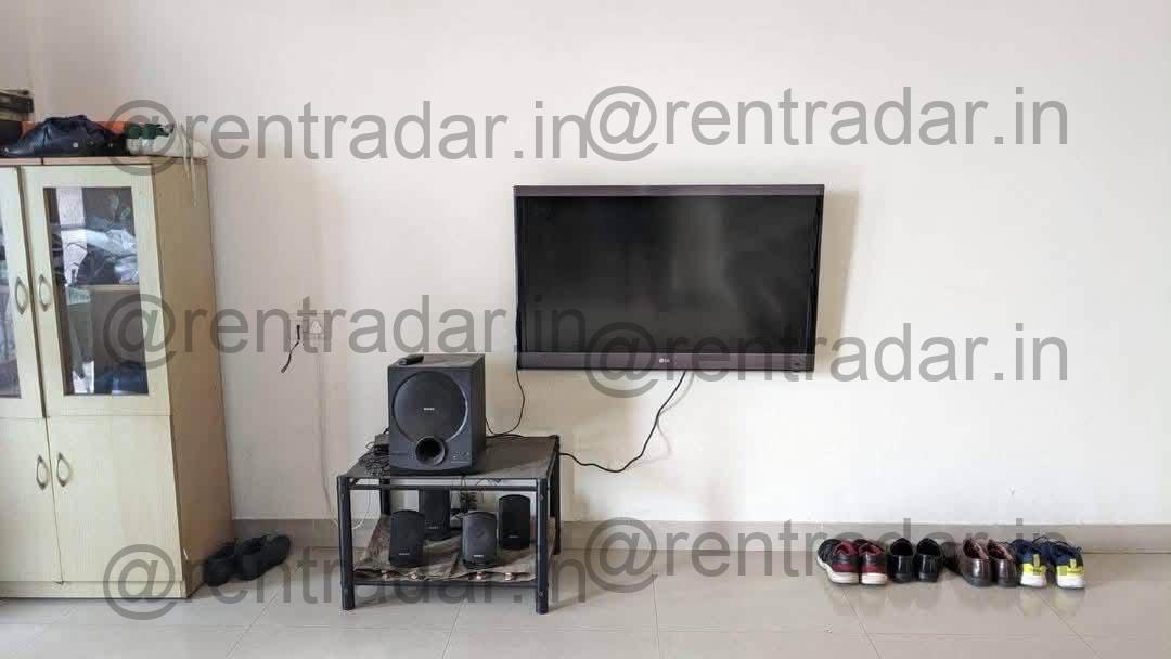 Room in 2 Bhk at Cosmos, Magarpatta