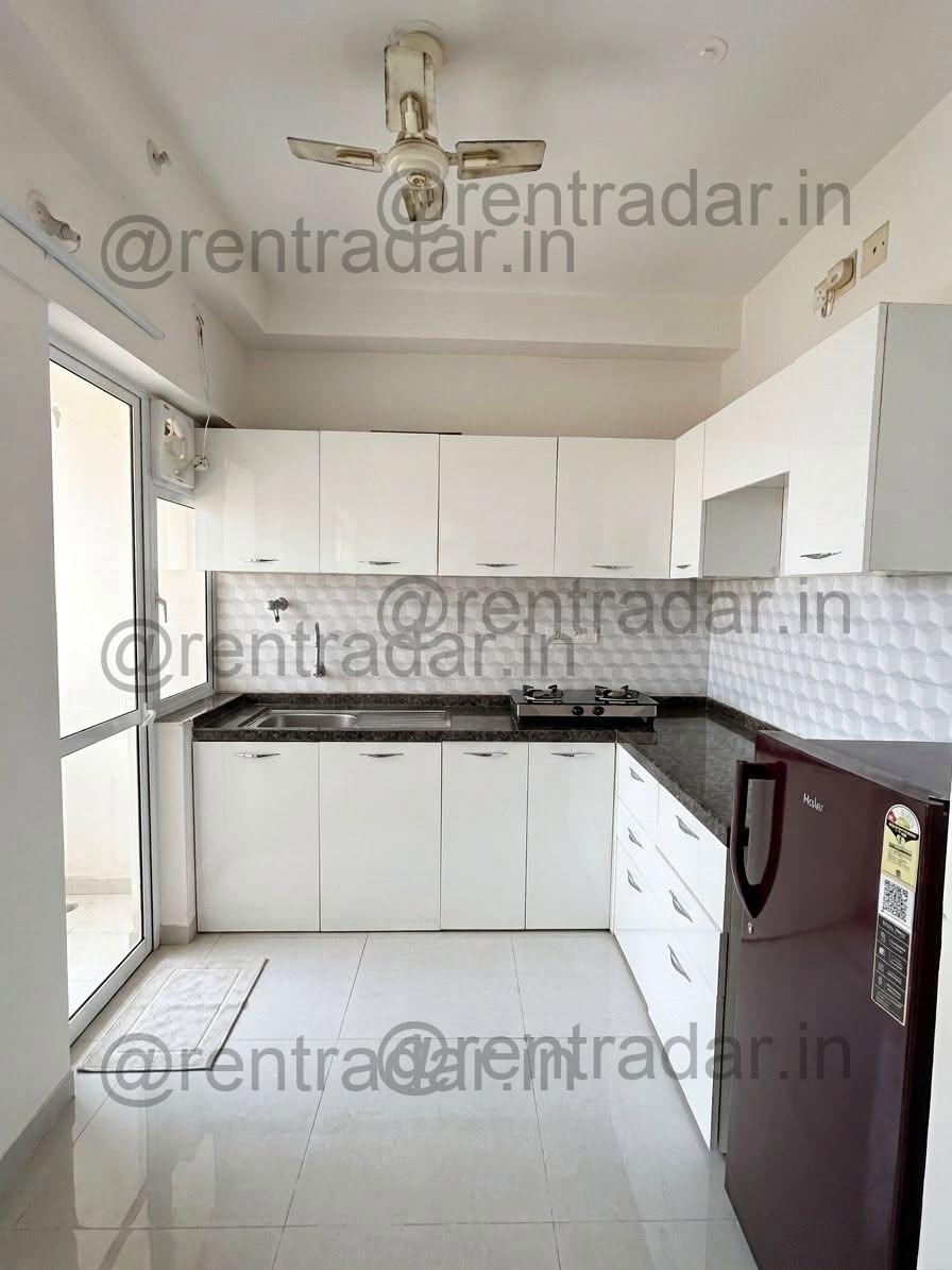 Room in 3bhk at Mahalunge (godrej Green Cove)