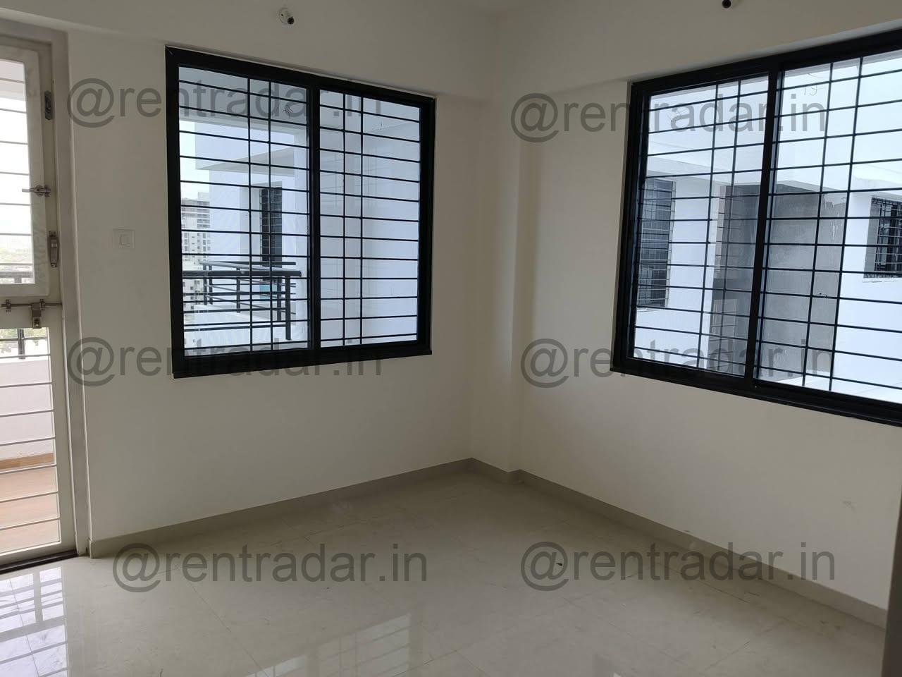 Room in 2bhk at Thergaon (royal Court Society)