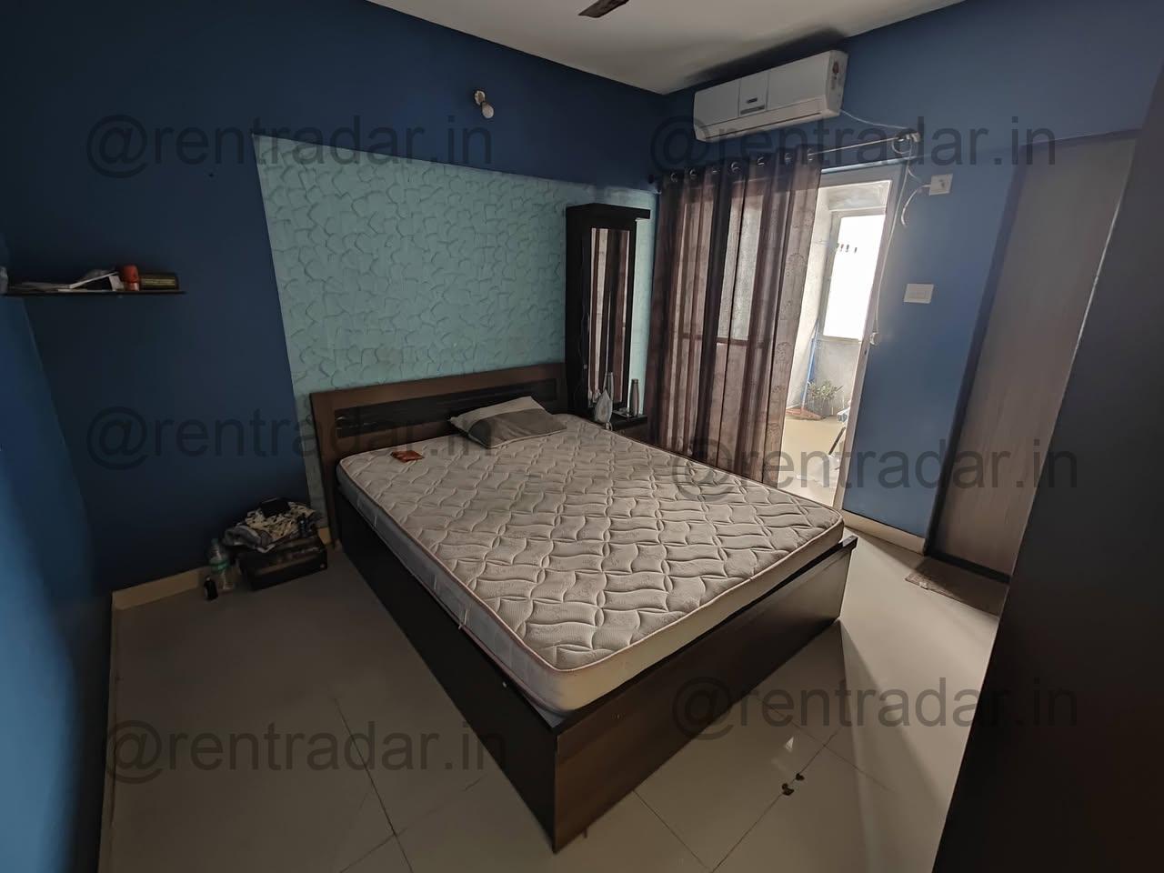 Private Room in 2bhk at Kharadi (colonnade Society)