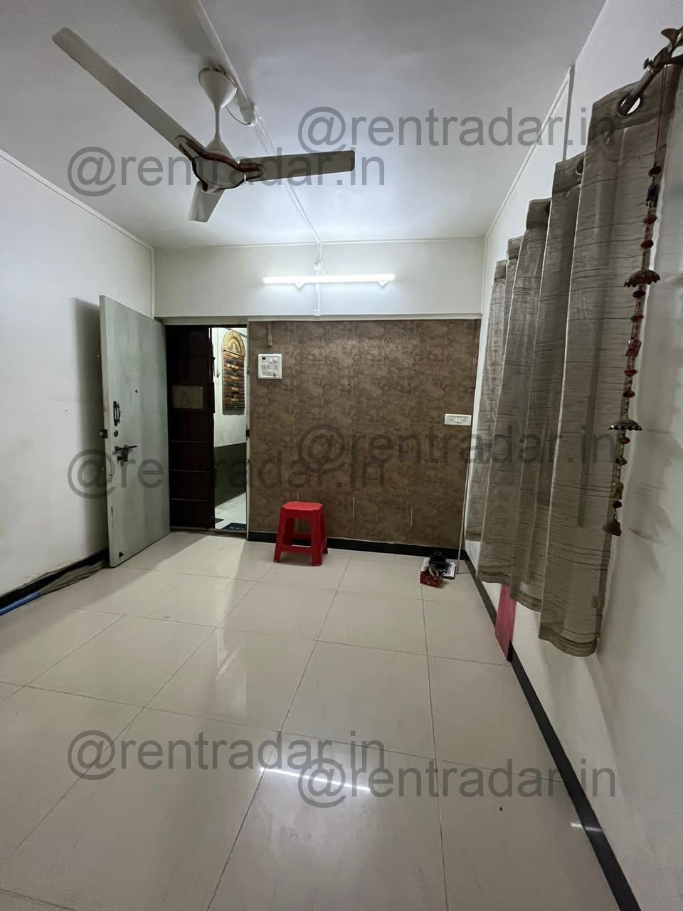 Room in 1bhk at Goregaon to Malad (west)