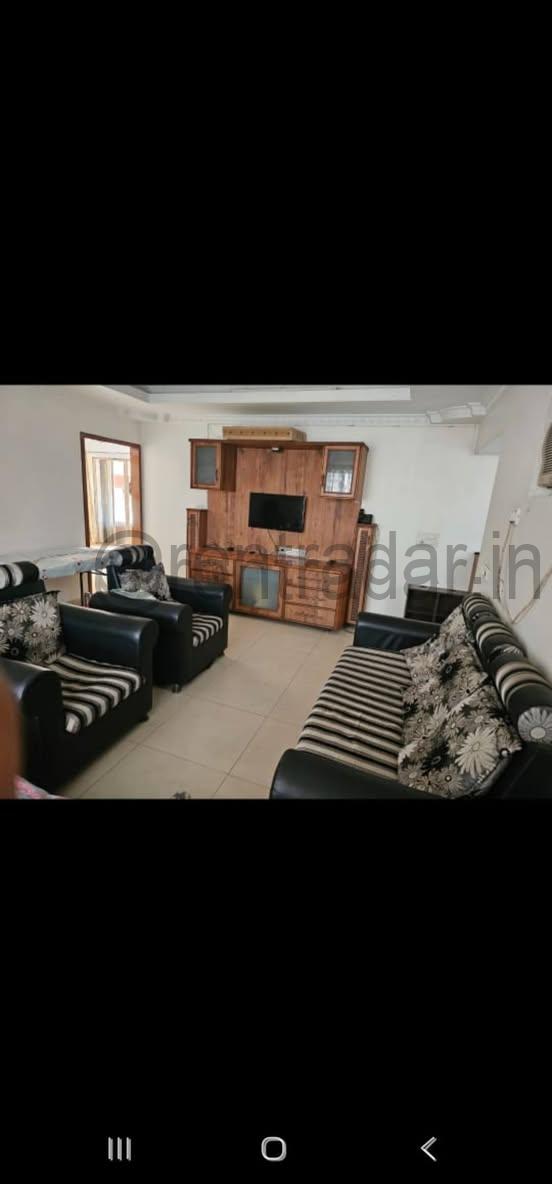 Room in 3bhk at Kalyani Nagar (fortaleza Society)