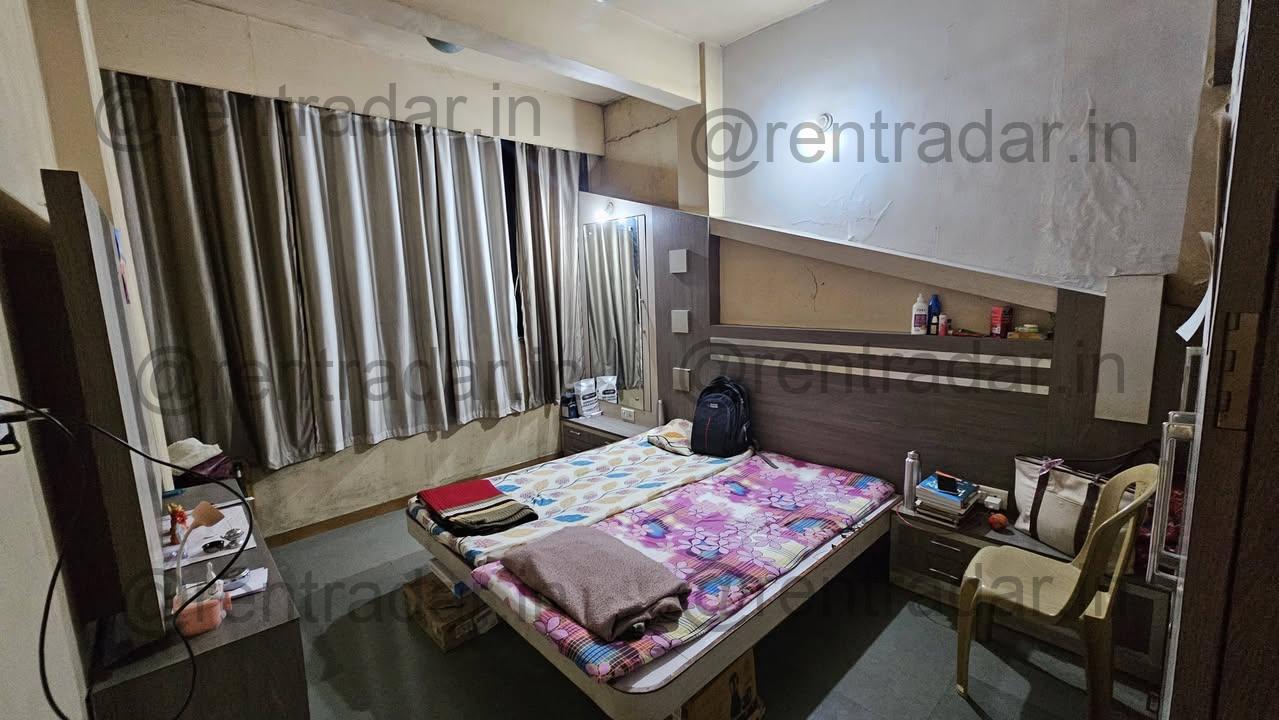 Room Available at Yerwada (neeta Park Society)