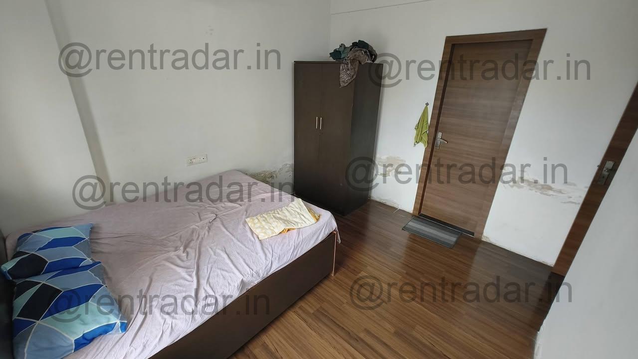 Room in 2bhk at Vishrantwadi (ganga Kalash)