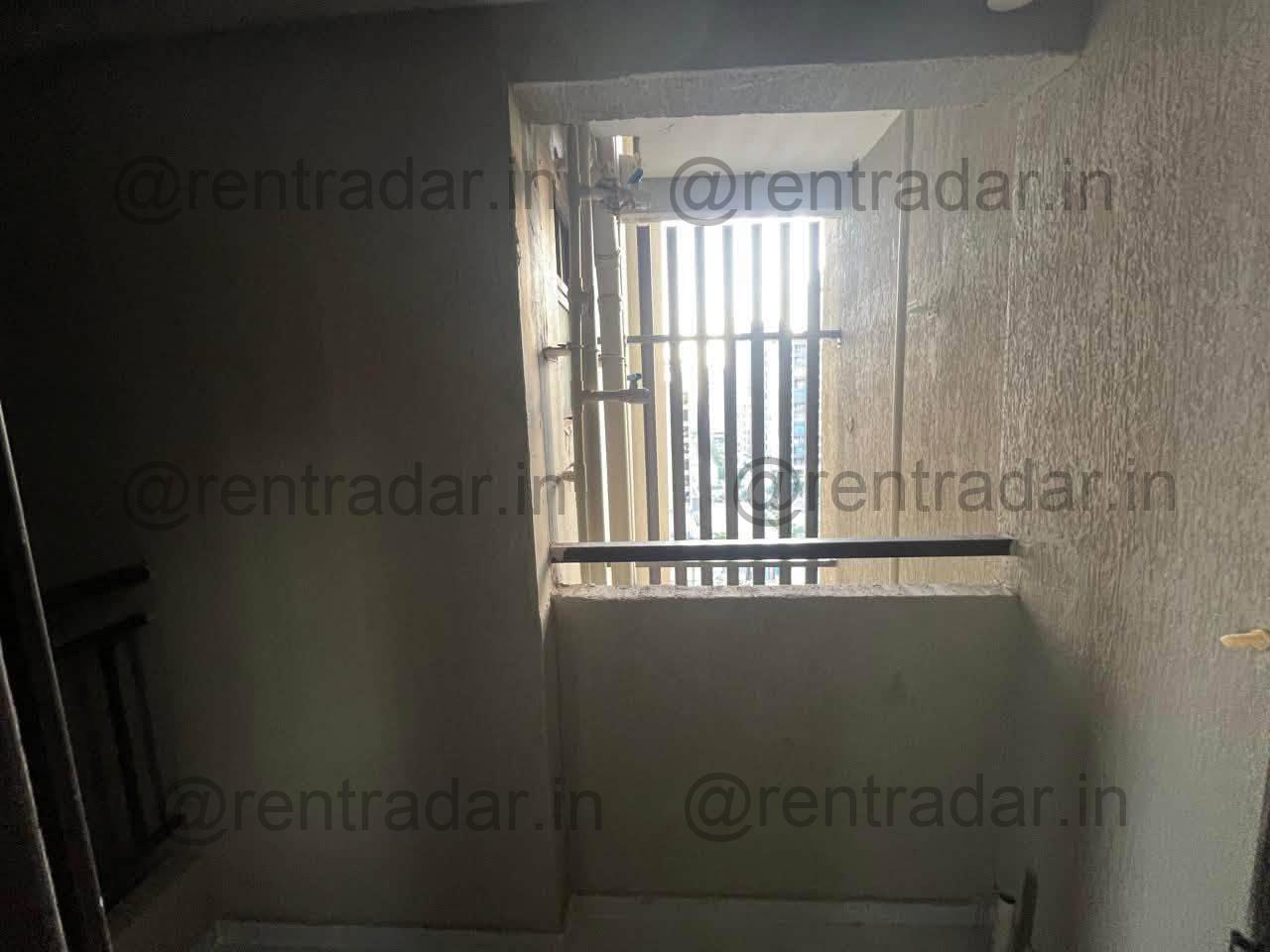 Room Available at Keshav Nagar (mantra Mesmar C 202)