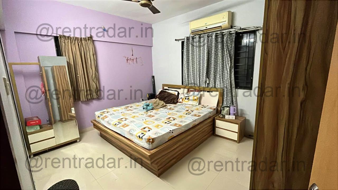 Room Available at Magarpatta (trillium Magarpatta)