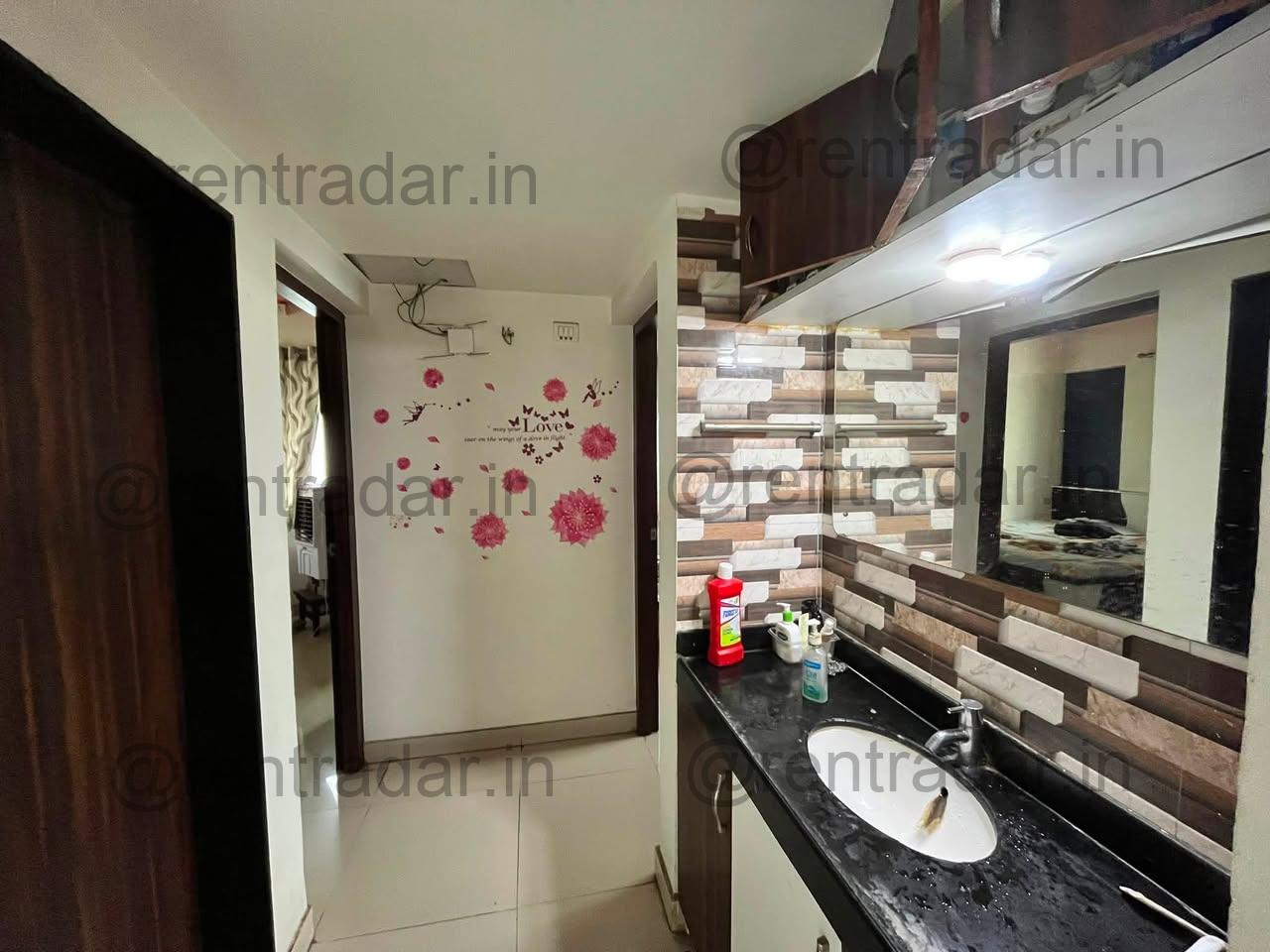Room in 2 Bhk at Tingre Nagar